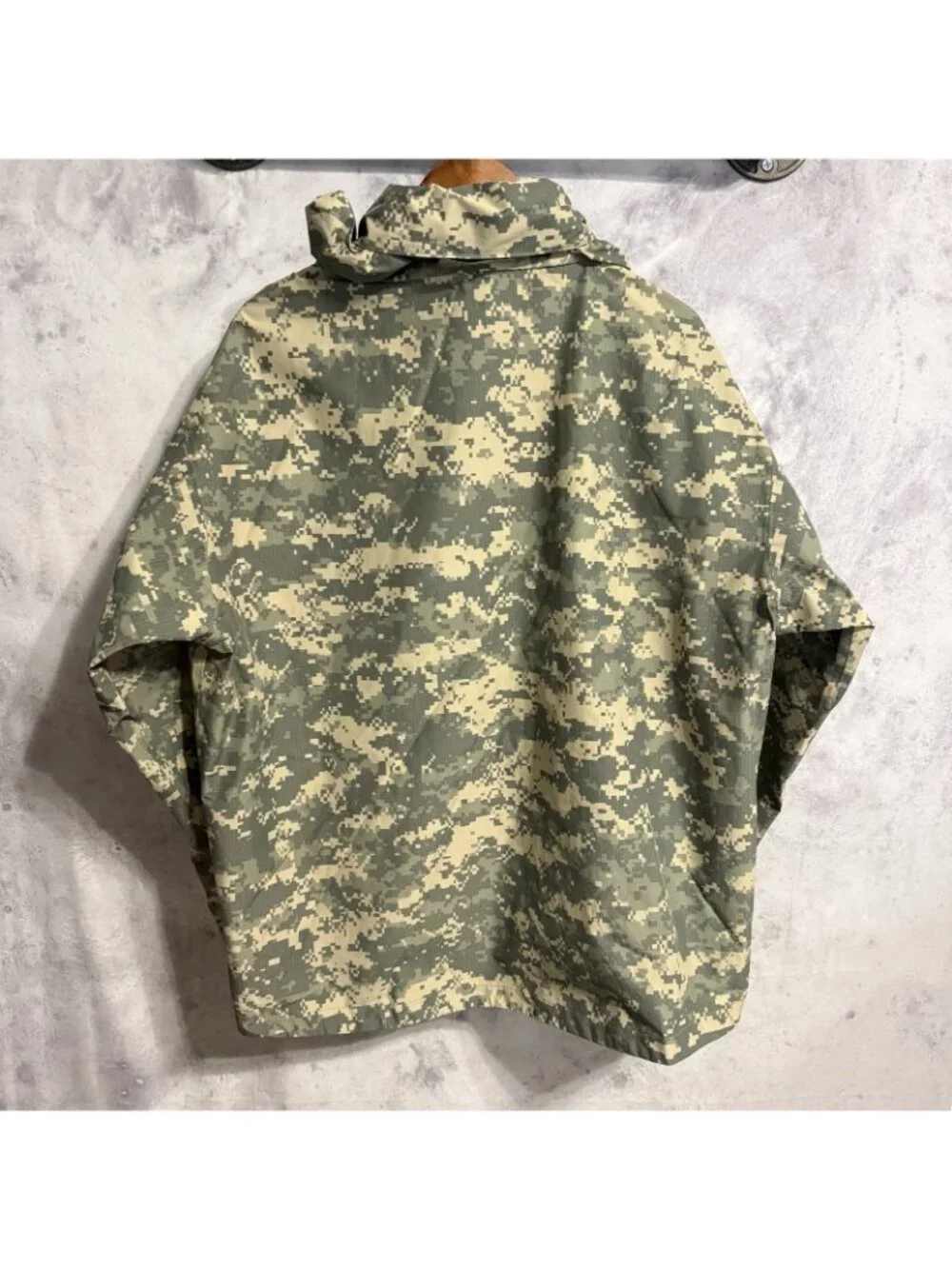 US Army Gen III ECWCS Soft Shell Jacket UCP Digital Camo Large Regular Military